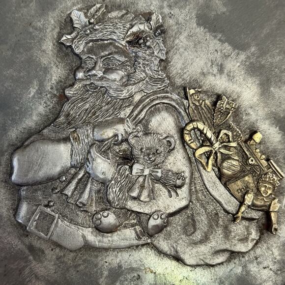 Vintage Metzke Pewter Belsnickel Santa Round Gift Tin Christmas Decor - Picture 3 of 4